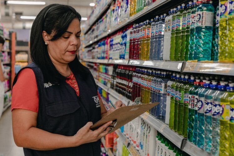 Produtos de limpeza registram as maiores variações do mês de abril