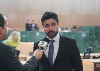 Um dia após governo federal não conseguir emplacar PEC da Censura, Deputados de Goiás aprovam PEC de Liberdade de Expressão