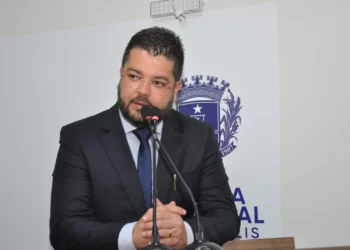 ENQUETE: Como você avalia a atuação do vereador Leandro Ribeiro?