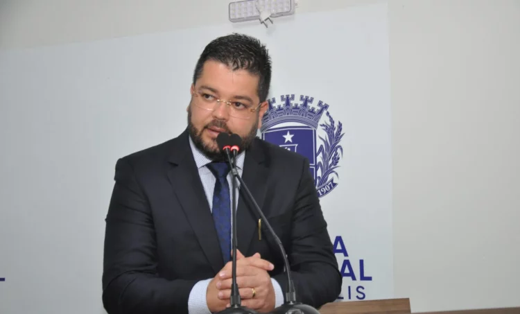 ENQUETE: Como você avalia a atuação do vereador Leandro Ribeiro?