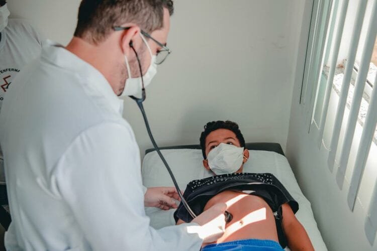 Prefeitura contrata médicos, técnicos de enfermagem e auxiliares de saúde bucal