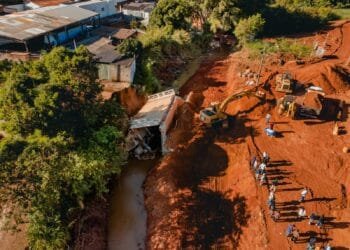Prefeito Roberto Naves destaca importância do Anápolis Investe na reconstrução da ponte do Parque da Matinha