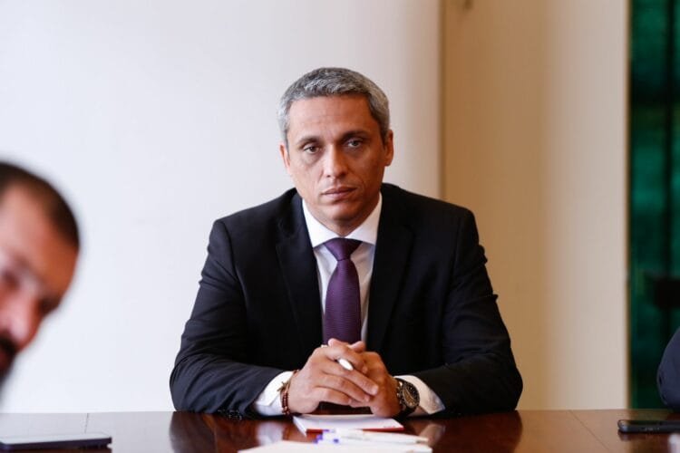 Gustavo Gayer que deputados possam visitar territórios alvos de invasão do MST