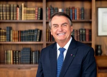Desigualdade caiu no governo Bolsonaro com o Auxílio Brasil