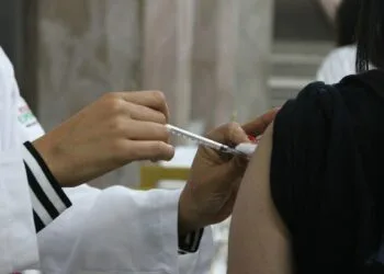 Covid-19: mais de 19 milhões de doses da vacina bivalente já foram aplicadas