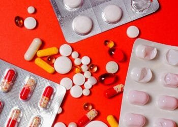 URGENTE: Quase mil pessoas já se intoxicaram com remédios em Goiás, só neste ano