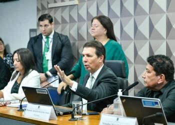 CPI Mista do 8 de Janeiro aprova convocação de 35 pessoas, a maioria ligadas a Bolsonaro