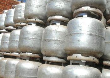 Redução do preço do gás de cozinha em 21,3% anunciada pela Petrobras não é sentida pelo consumidor
