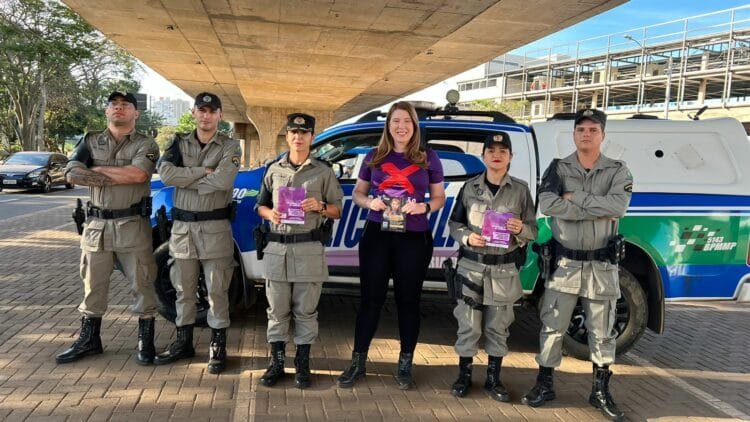 Blitz de conscientização sobre a violência contra a mulher promovida pela vereadora Andreia Rezende e a Patrulha Maria da Penha reforça o lema “Não é Não”