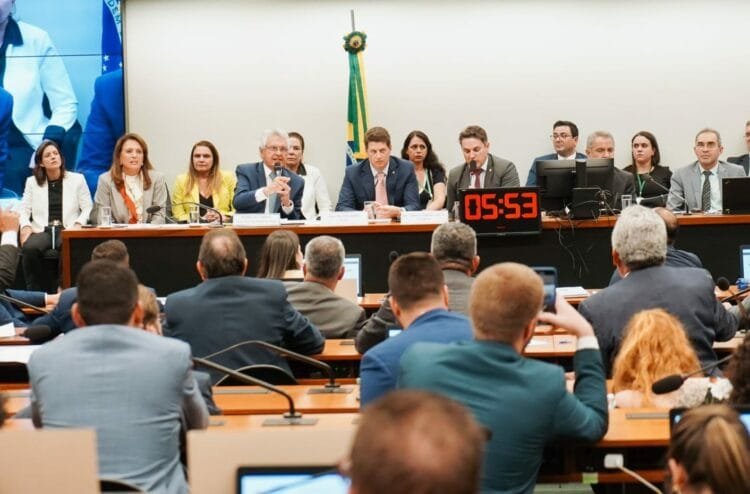 Reforma Agrária: “Processo precisa ser debatido, mas de forma responsável”, defende Caiado em entrevistas