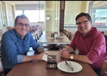 Vereador Lisieux José Borges e ex-prefeito João Gomes discutem possibilidade de candidatura a prefeito em Anápolis