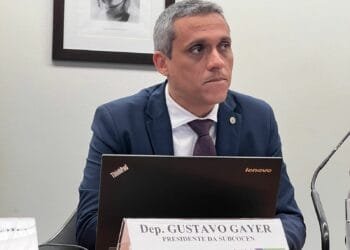 Urgente: Deputado entra com representação no MPF para analisar ações do PCC que visam aparelhamento do judiciário