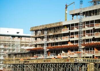 Preços da construção variam 0,36 em maio, impulsionados por alta na mão de obra