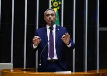 Comissão de Educação discute criação do “Dia Nacional de Conscientização sobre a Doutrinação nas Escolas