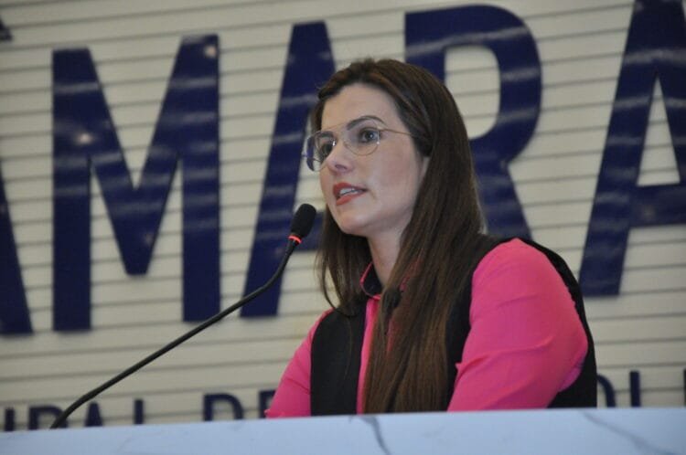 Vereadora Thaís Souza destaca importância do Dia Livre de Impostos em Anápolis