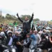 Bolsonaro é tietado em churrascaria e festival de motos em Brasília; assista