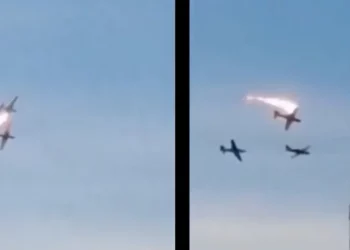 Vídeo chocante mostra colisão de aviões da Força Aérea e fatalidade na Colômbia