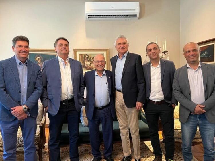 Bolsonaro diz que está “99% alinhado com Caiado no que se refere à reforma tributária