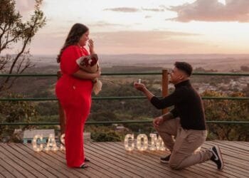Pedido de casamento surpreendente no Morro da Capuava encanta espectadores