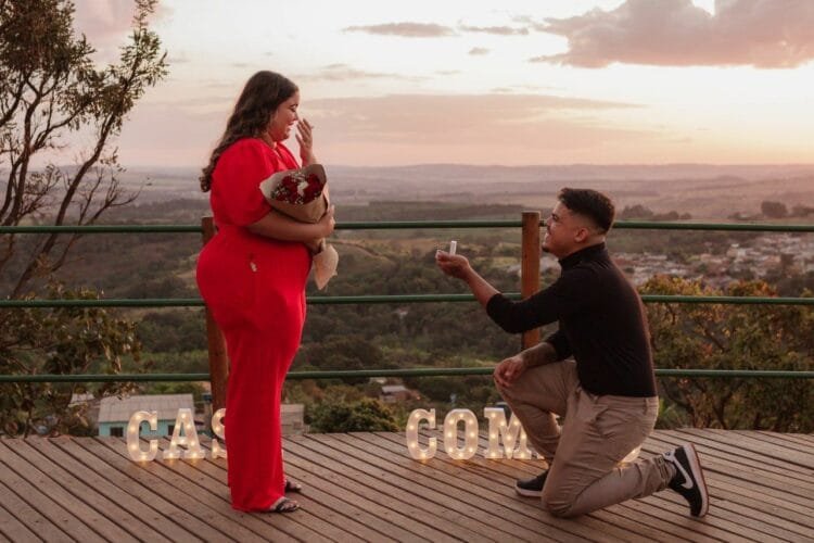 Pedido de casamento surpreendente no Morro da Capuava encanta espectadores