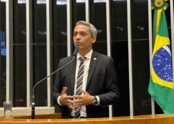 Oposição prepara decreto para derrubar resolução do Ministério da Saúde que estipula legalização do aborto e da maconha no Brasil