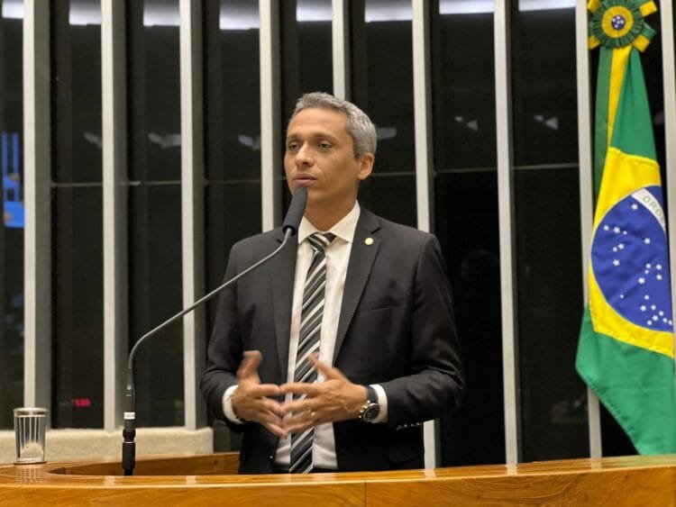 Oposição prepara decreto para derrubar resolução do Ministério da Saúde que estipula legalização do aborto e da maconha no Brasil