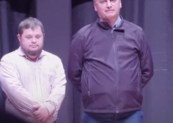 Lucas Tadeu, jovem anapolino com síndrome de Down, emociona ao encontrar Bolsonaro