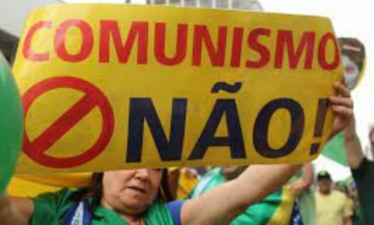 Pesquisa do Datafolha mostra que 52% dos brasileiros temem a adoção do comunismo no país