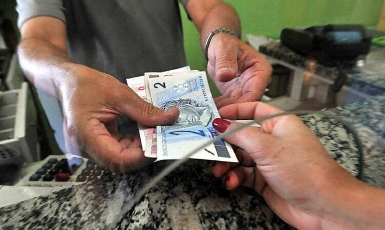 Planejamento é a melhor forma de evitar dívidas, afirma especialista