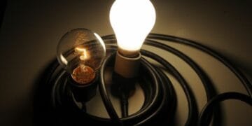 Aneel propõe redução de até 37% nos valores das bandeiras tarifárias; decisão passa por consulta pública