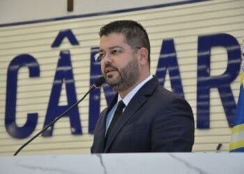 Leandro Ribeiro critica PT e reforça posicionamento contra partidos de esquerda em entrevista exclusiva