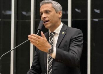 GRAVE: Jornalista distorce informação e publica fake news acusando deputado de sugerir vídeo com execução de ministro do STF