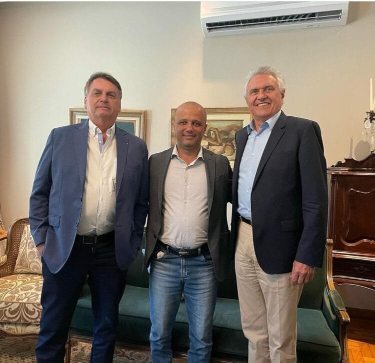 Bolsonaro define apoio ao Major Vitor Hugo para prefeito em Anápolis nas eleições do ano que vem