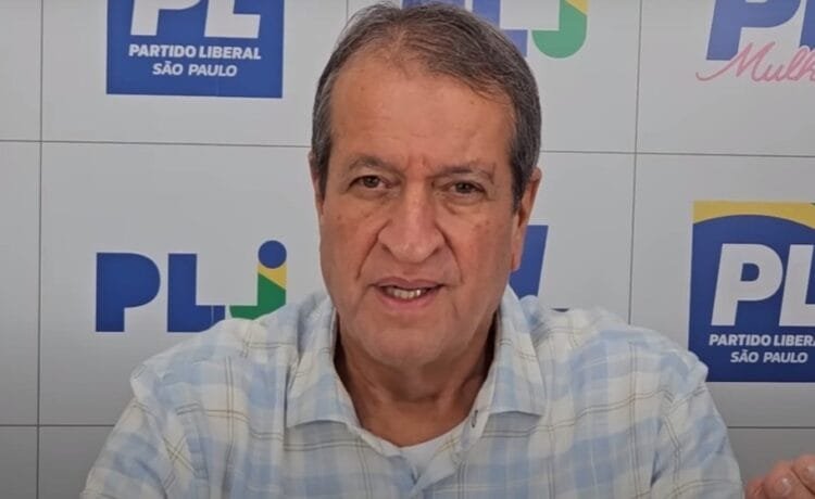 Presidente do PL, Valdemar Costa Neto, manifesta apoio a Jair Bolsonaro