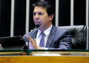 Presidente da CPMI exige envio integral de imagens do 8/1 após crítica a Flávio Dino