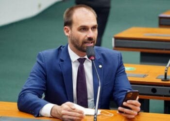 Avança PL de Eduardo Bolsonaro que garante inviolabilidade do sigilo de comunicações realizadas por meio digital