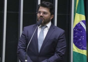 Márcio Corrêa Assume Cargo na Câmara e Fortalece sua Pré-Candidatura