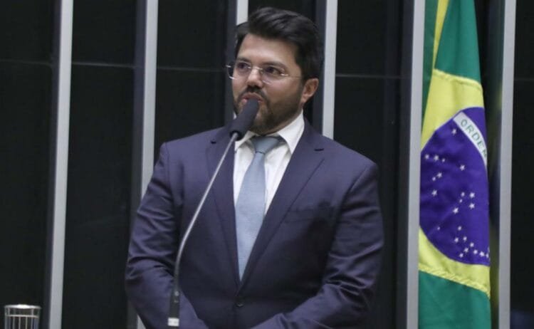 Márcio Corrêa Assume Cargo na Câmara e Fortalece sua Pré-Candidatura