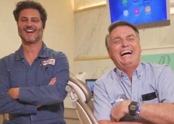 VÍDEO: Bolsonaro afirma que sua harmonização dentária foi “0800”