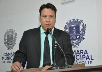 Vereador Hélio Araújo: “Defendendo a Vida e Opondo-se ao Aborto no Brasil”