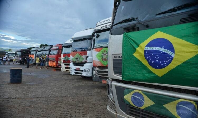 Transporte rodoviário de cargas teme aumento de custos após decisão do STF