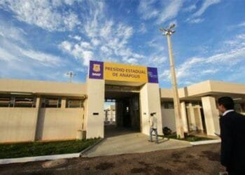 Deputado do PT propõe passagem de ônibus gratuita para presos