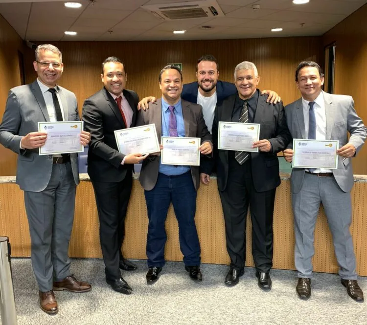 Assembleia Legislativa de Goiás presta homenagem aos jornalistas anapolinos em sessão solene