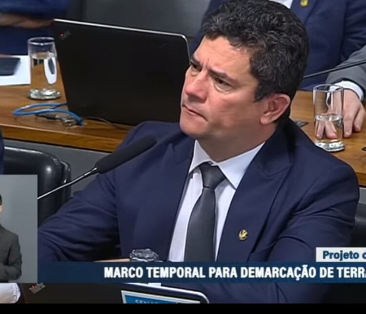 Sergio Moro: “Fechem o congresso e deixem o STF resolver as coisas.”