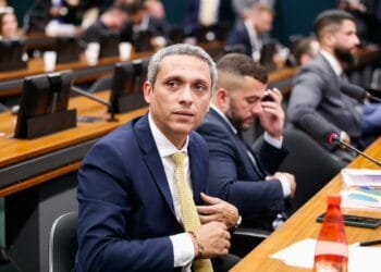 Gustavo Gayer escancara hipocrisia da esquerda e defende deputada no Conselho de Ética