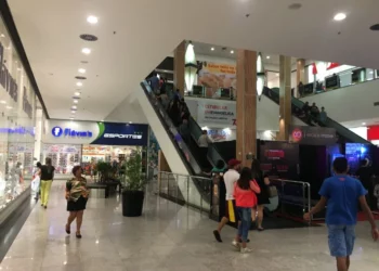 Crise no Varejo: Shoppings fecham 127 lojas em agosto, incluindo marcas famosas