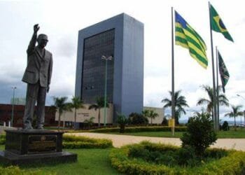 Goiás lidera lista de estados com municípios bloqueados de receber repasses federais