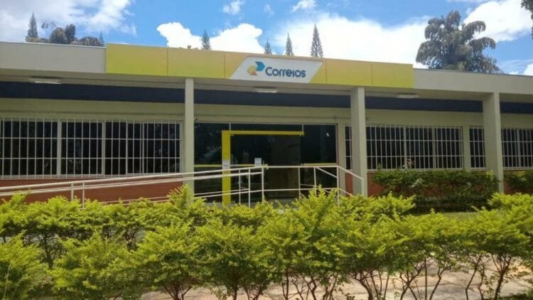 Prefeito Roberto Naves denuncia suspensão do Centro Internacional de Distribuição dos Correios em Anápolis pelo governo do Presidente Lula