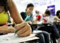 Mulheres representam mais de 60% dos inscritos no Enem
