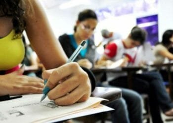 Mulheres representam mais de 60% dos inscritos no Enem